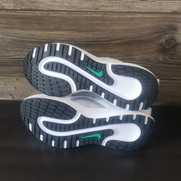 New Nike React Escape Womens White Running Sneakers Size 9‎ Lightweight Casual - Picture 8 of 9